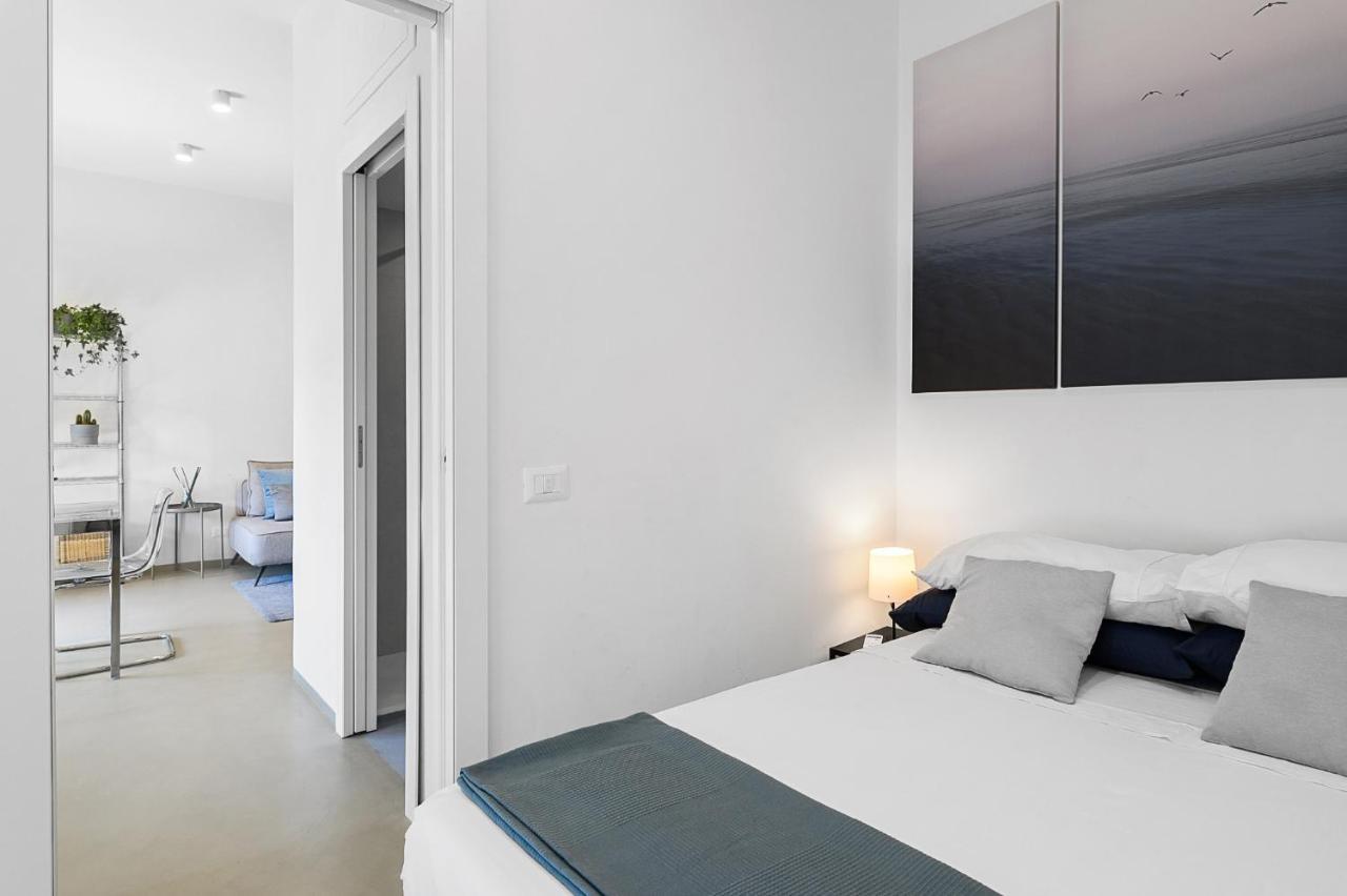 Modern & Cozy With Balcony Apartment Rom